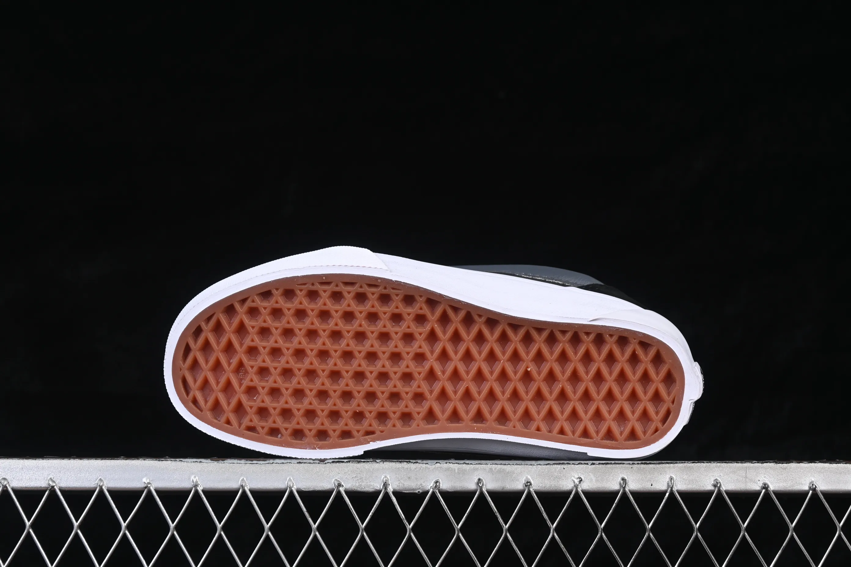 All categories Vans Vans series Vans Low Vans low-top Vans Knu Skool Vans low-top casual skateboard shoes VN0009QC6BT